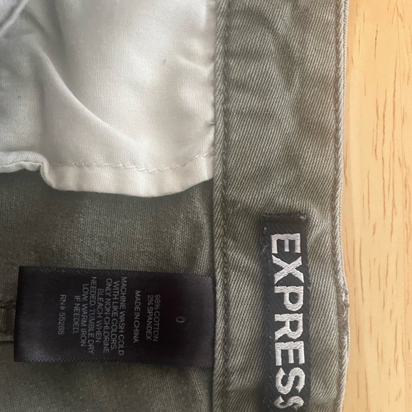 Cute Express shorts - Picture 3 of 3